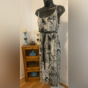 Daisy Fuentes MIDI Spaghetti Strap Dress. Color: Black Combo. Size:XL.